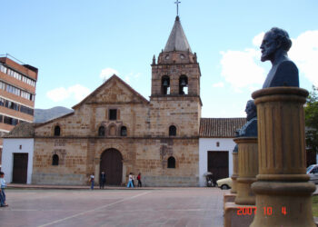 De Paseo Por Pamplona Tesoro Cultural del Norte de Santander